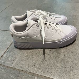 Nike Court Legacy Lift